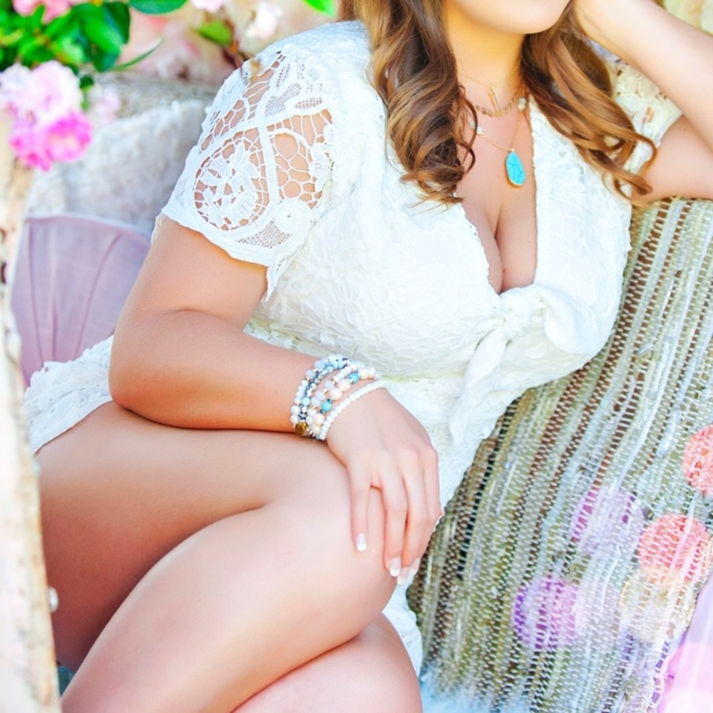 White lace romper size L